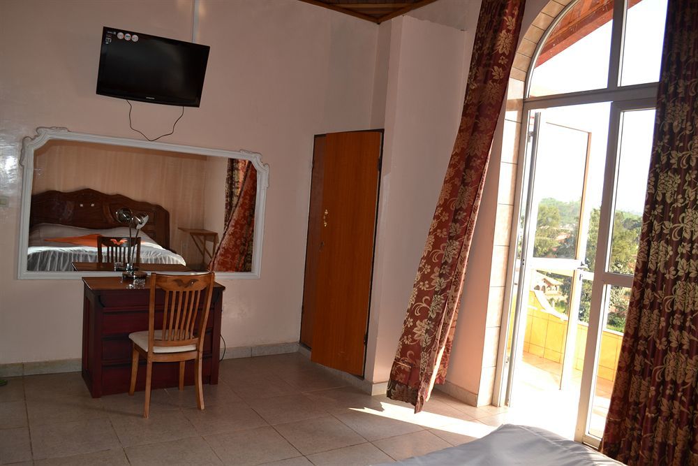 Hotel De Malte Dschang Exterior photo